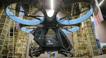 Türkiye'nin ilk uçan arabası CEZERİ Diyarbakır'da: Çocuklar ziyarette bulundu