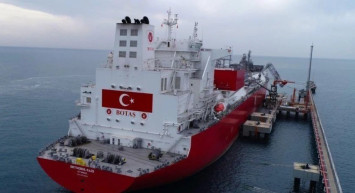 Türkiye'nin İlk Yüzer Doğal Gaz Gemisi Geldi: 4.4 Milyon Hanenin Gaz İhtiyacı Karşılanacak!