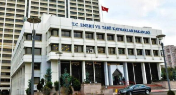 Türkiye'nin İlk Yüzer Üretim Platformu Çanakkale'ye Ulaştı