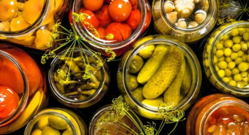 Turşu tuzu nasıl ayarlanır? Evde yapılan turşunun tuzu nasıl olmalı? Turşu yaparken tuz miktarına dikkat!
