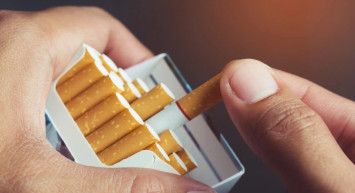 Tütün tiryakilerine bir kötü haber daha: O sigara grubuna 2. kez zam geldi