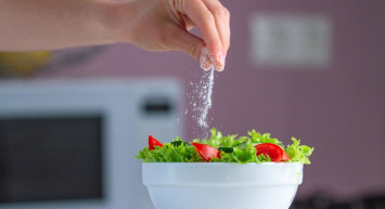 Tuz tüketimi nasıl olmalı, nasıl azaltılır? Günlük tuz tüketimi 5 grama düşürülmez ise kalp yetmezliğine neden oluyor