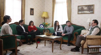 Üç Kız Kardeş 79. bölüm ön izlemesi yayınlandı: Somer, Türkan ile evlenme amacından vazgeçmiyor