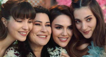 Üç Kız Kardeş dizisi neden haftalık yayın akışında yer almadı? Sevilen dizi bitiyor mu? Üç Kız Kardeş dizisinden izleyicileri üzen haber geldi!