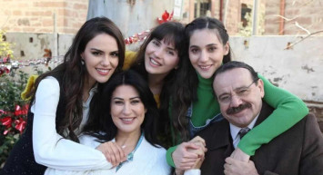 Üç Kız Kardeş Nesrin öldü mü, diziden ayrılıyor mu? İclal Aydın Üç Kız Kardeş'den ayrıldı mı?