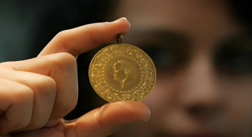 Ucuz çeyrek altını duyan koştu: İndirimli altın kuyruğu metrelerce uzadı