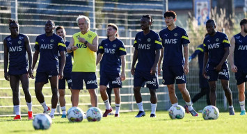 Uğur Meleke Fenerbahçe'de Arda Güler ve İsmail Yüksek'in Jorge Jesus'dan formayı kapacaklarını söyledi