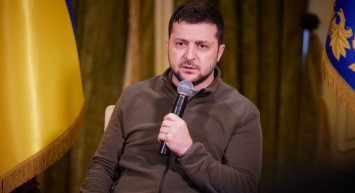 Ukrayna Devlet Başkanı Vladimir Zelenskiy ile özdeşleşen polar 90 bin sterline satıldı!