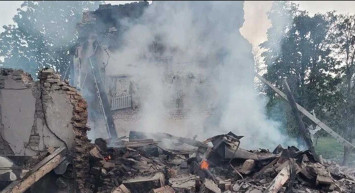 Ukrayna'nın şehri olan Luhansk'ta okula hava saldırısı yapıldı: 60 kişi hayatını kaybetti!