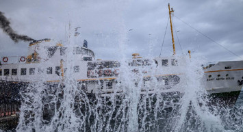 Ulaşıma lodos engeli: Çok sayıda sefer askıya alındı