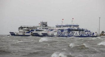 Ulaşıma lodos engeli: Çok sayıda vapur seferi iptal edildi