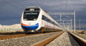 Ulaştırma Bakanı canlı yayında duyurdu: İstanbul - Antalya arası 5 saatin altına iniyor