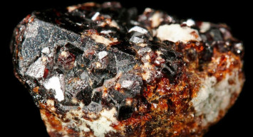 Ülkemiz için büyük önem arz eden toryum elementinin geleceği ne? Hangi alanlarda kullanılabiliyor? Maddi getirisi ise dudak uçuklatıyor!