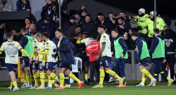 Ümraniye’de maçın önüne geçen pozisyon: Son saniye golü VAR’dan döndü