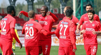 Ümraniyespor Bursaspor'u 2-1 İle Geçti