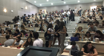 Üniversiteler Nisan’da açılacak mı, ne zaman açılacak? Üniversiteleri Nisanın kaçında açılacak?