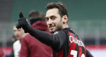 Ünlü İtalyan gazeteci, Hakan Çalhanoğlu transferini duyurdu: İnter’de devam imzası atılıyor