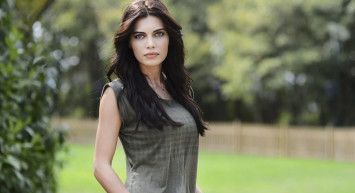 Ünlü Oyuncu Ceren Hindistan Lerzan Mutlu'ya Hakaretlerinin Bedelini Ağır Ödedi!