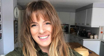 Ünlü oyuncu sevenlerini korkuttu: Doğa Rutkay hastaneye kaldırıldı