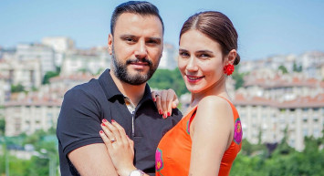 Ünlü Şarkıcı Alişan Eşi Buse Varol'la Yollarını Ayırdığı İddiasına Son Noktayı Koydu!