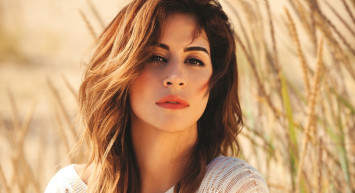 Ünlü Şarkıcı Aynur Aydın’ın Cinsel İçerikli Yeni Şarkısının Klibi Sosyal Medyaya Damgasını Vurdu!