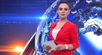 Ünlü Spiker Buket Aydın'ın Çok Konuşulacak Pozları!