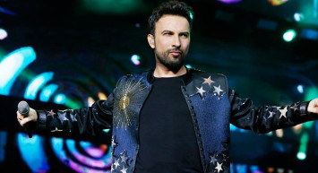 Ünlülerin akın ettiği lansman gecesine Tarkan’ın şovu damga vurdu