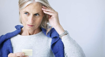 Unutkanlık sebepleri hangi vitamin eksikliğinden kaynaklanır? Alzheimer hastalığına karşı savaşan unutkanlığı ortadan kaldıran besinler