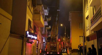 Uşak'taki Çatı Yangını Hasara Sebep Oldu