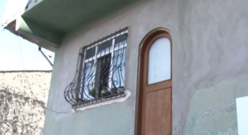 Üsküdar'da Fıkra Gibi Bina: Kapısı Var Çıkışı Yok!