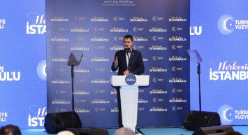 Üsküdar’da Site ve Tesis Yöneticileri ile bir araya gelen Bakan Kurum Yarısı Bizden kampanyası hakkında önemli açıklamalarda bulundu