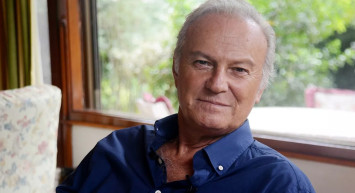 Usta Oyuncu Ediz Hun’un Yakın Dostu Fatma Girik’e Son Vedası Törendeki Herkesin Yüreğini Dağladı!