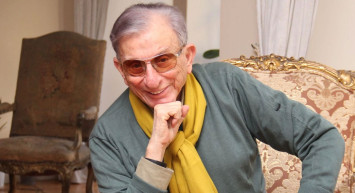 Usta tiyatrocu Haldun Dormen 94. yaş gününü öğrencileri ve sevenleriyle dans ederek kutladı: Hatırlanmak çok güzel