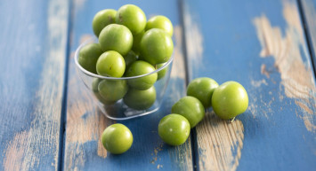 Uzmanlar uyardı: Erik yedikten sonra yapılan bu hata ciddi sağlık sorununa neden oluyor