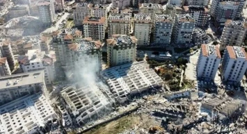 Uzmanlardan İstanbul'da Kendiliğinden Çöken Binalar İçin Uyarı: Kalitesiz Malzeme ve Kaçak Katlar Tehlike Saçıyor