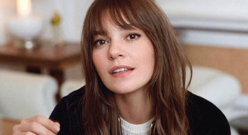 Uzun Zamandır Ekranlarda Yer Almayan Ünlü Oyuncu Aslı Enver Tiyatro Sahnesinde Tozu Dumana Katmaya Geliyor!