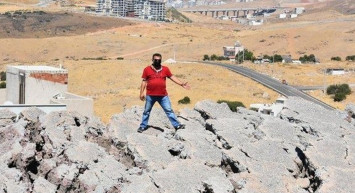 İzmir'de Harmandalı Çöplüğünden Sızan Sular Kösedere'de Heyelana Sebep Oldu