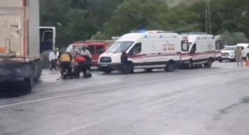 Van-Bitlis kara yolunda katliam gibi kaza: 2 kişi hayatını kaybetti, 30 kişi yaralandı