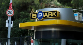 Vatandaş ikiye bölündü: Belediye otoparkı mı? İSPARK mı?