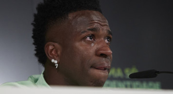 Vinicius Junior gözyaşlarını tutamadı: Bazı kafaları değiştirmem gerek
