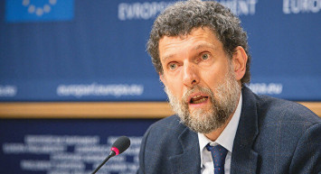 Viyana Sözleşmesi İhlali Krizinin Nedeni Genç Diplomatlar Çıktı