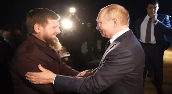 Vladimir Putin'den Çeçenistan'a Sürpriz Ziyaret: Ukrayna İçin Eğitim Gören Askerleri İnceledi