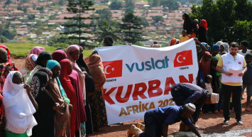 Vuslat Derneği 3 kıtada Kurban Bayramı çalışmalarını sürdürüyor: 20 ülke için ‘’Kardeşliğe Vesile Kurban’’ çağrısı yapıldı