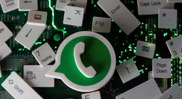 WhatsApp mesaja ifade ve mesaj beğenme özelliği