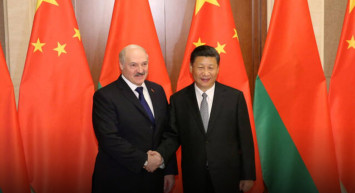 Xi Jinping ve Lukaşenko Pekin'de bir araya geldi