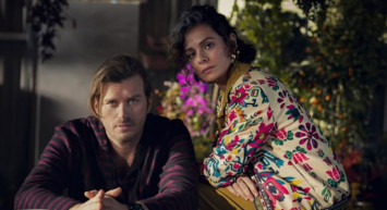 Yakamoz S-245 Özge Özpirinçci ve Kıvanç Tatlıtuğ sevişme sahnesi sosyal medyayı salladı