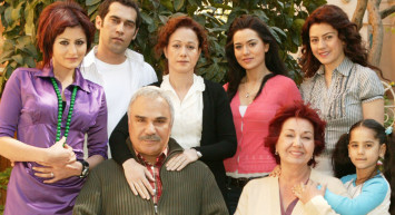 Yaprak Dökümü’nün Ferhunde’si Deniz Çakır Yıllar Sonra İtiraf Etti: Kadın Olarak Yaşamadığım Duyguları Yaşattı!