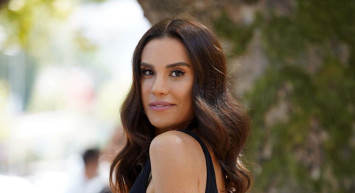 Yargı dizisinin Derya'sı pozlarıyla beğeni butonlarının kırılmasına neden oldu! Şükran Ovalı fit vucuduyla gençlere taş çıkardı