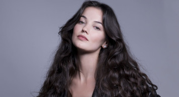 Yargı'nın başrolü Pınar Deniz geçtiğimiz haftalarda ayrıldığı sevgilisi Yiğit Kirazcı'yı çabuk unutup yeni bir aşka yelken açtı!