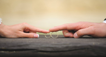 Yargıtay’dan evlileri ilgilendiren karar: Akrabaları görmek istemeyen kadın kusurlu sayıldı